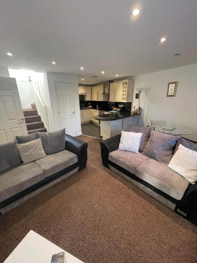 4 Laurel Court Villa อัลเวอร์สตัน ภายนอก รูปภาพ